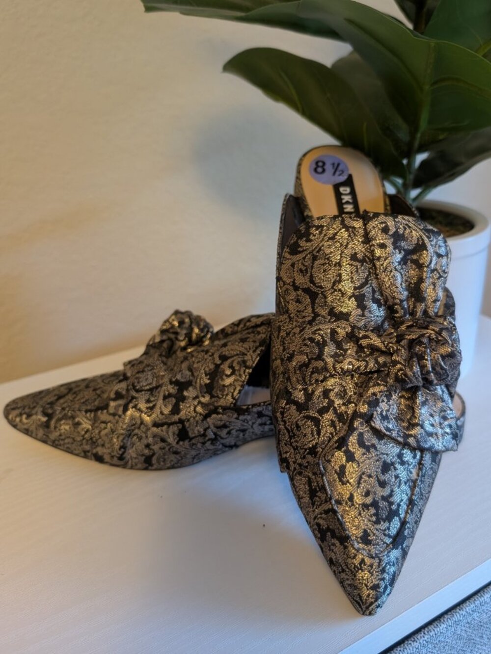 DKNY Black Gold Baroque Bow Pointed Toe Mules 8.5